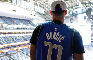 fan in Doncic jersey